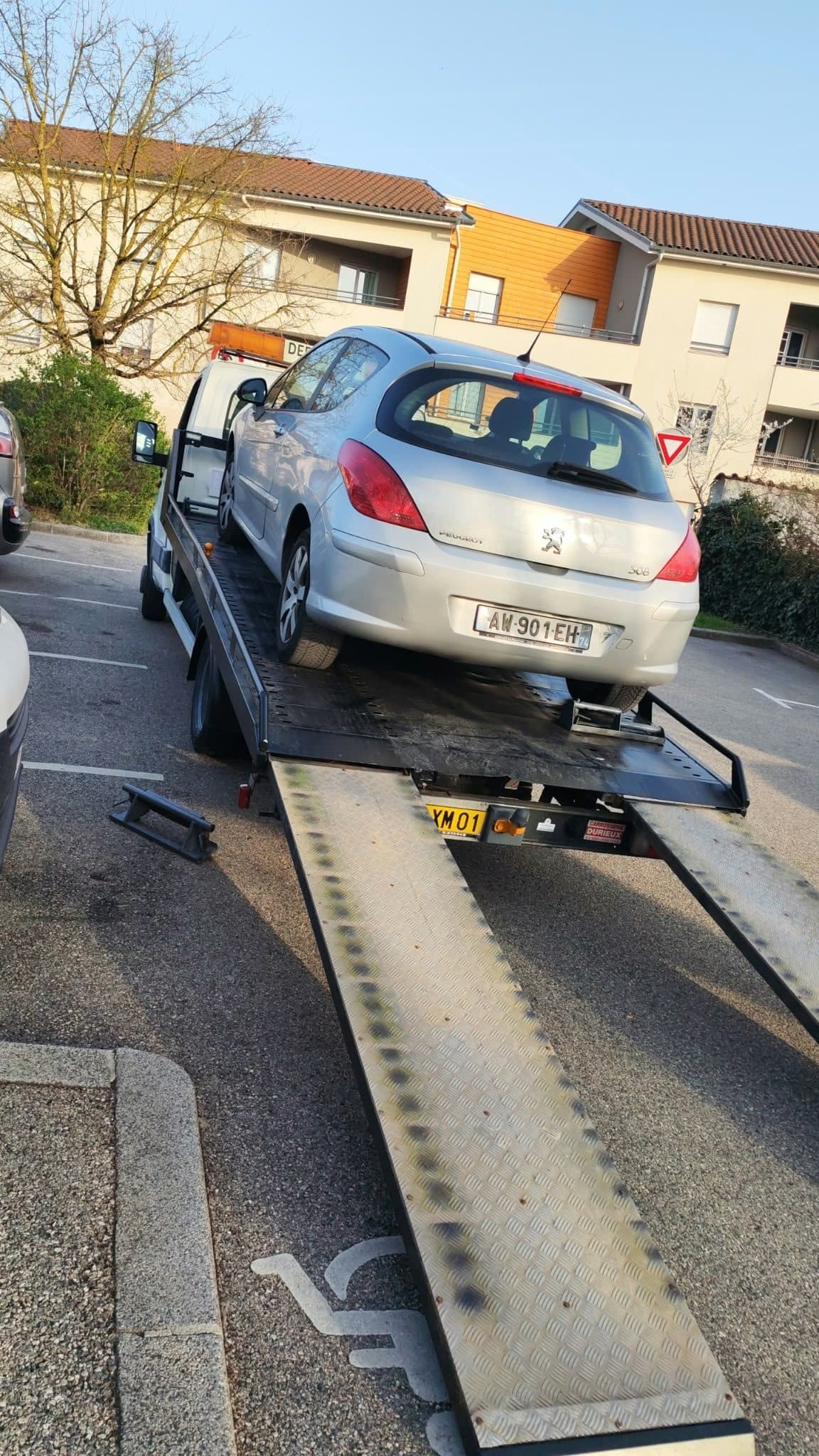 Véhicule accidenté pris en charge pour destruction